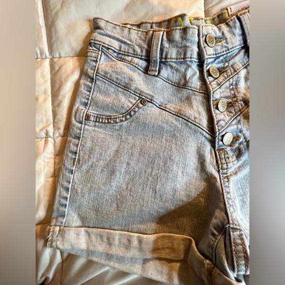 NWT Hot Kiss light blue denim shorts. Highest rise juniors size 1. - Picture 4 of 7